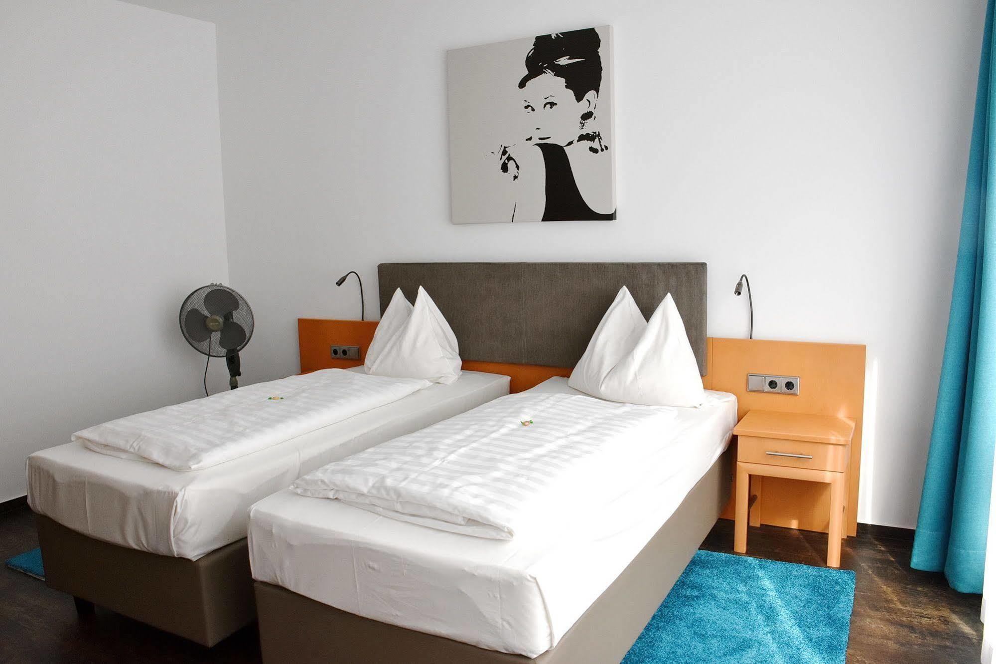 Koncept Hotel Benedikt Зигбург Екстериор снимка