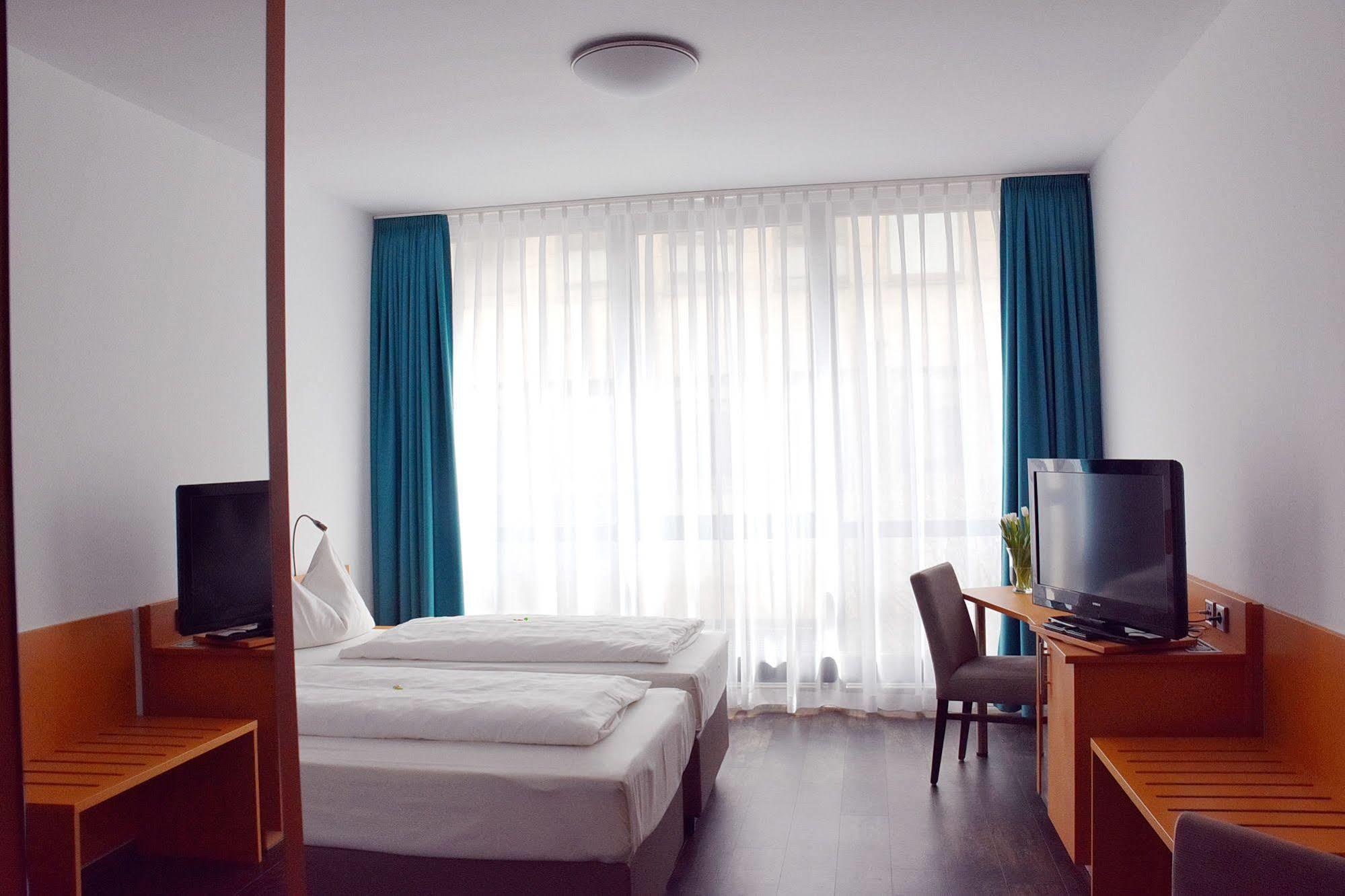 Koncept Hotel Benedikt Зигбург Екстериор снимка